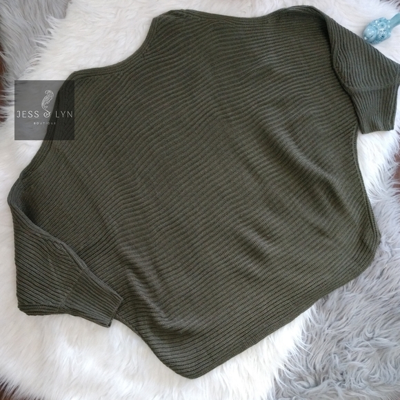 🆕 JAMESYN- Olive Oversized Boyfriend Knit Sweater w/Open Arm Detail - Picture 12 of 16